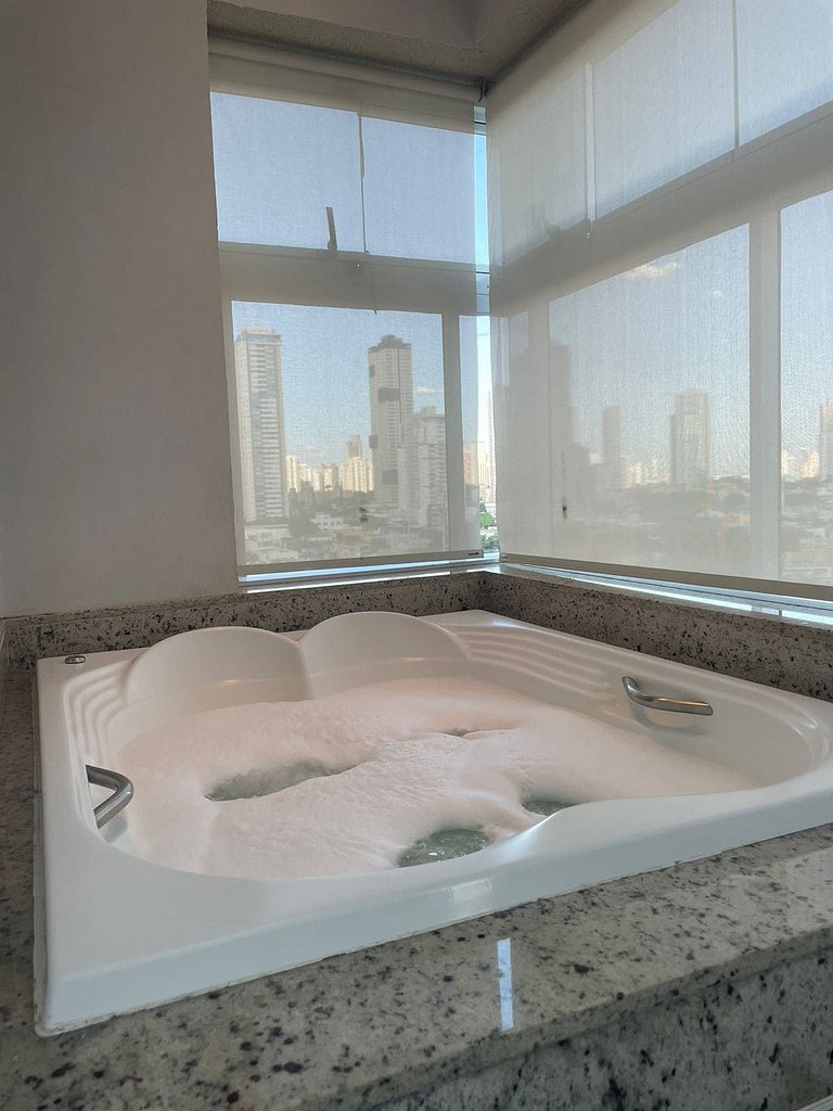 1 Qts.| 2 Hósp. | Jacuzzi na varanda | Linda vista