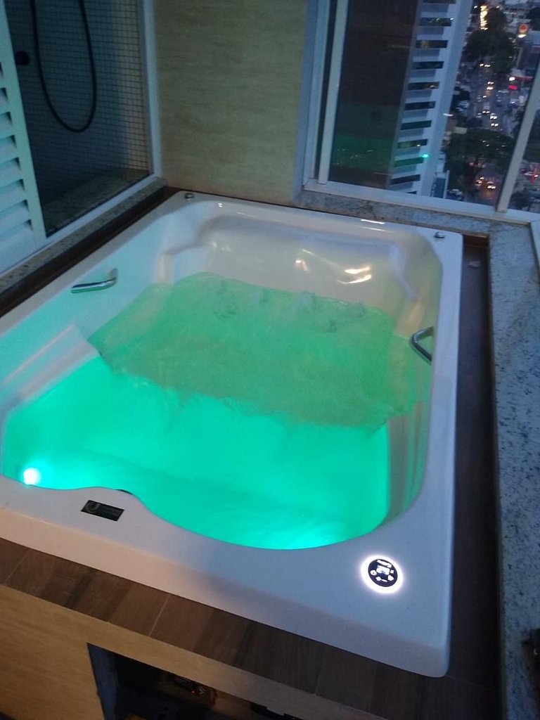 01 Qt.| 2 Hosp. | Linda Vista | Jacuzzi Privativa