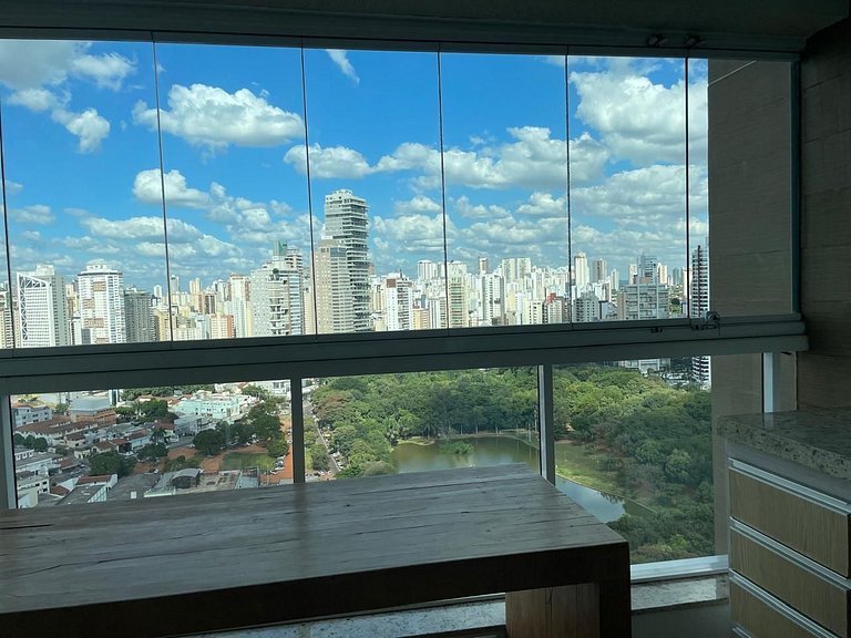 Moderno Flat com vista para o Parque Vaca Brava