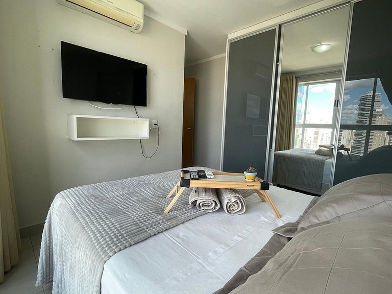 Moderno Flat com vista para o Parque Vaca Brava