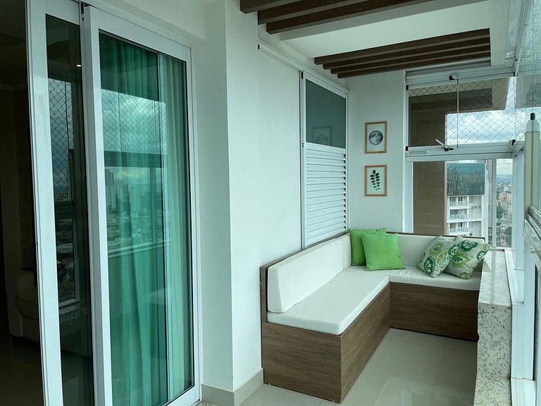 Flat Moderno com vista para o Pq. Vaca Brava-Bueno