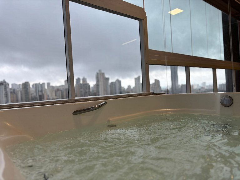 01 Qt.| 2 Hosp. | Linda Vista | Jacuzzi Privativa